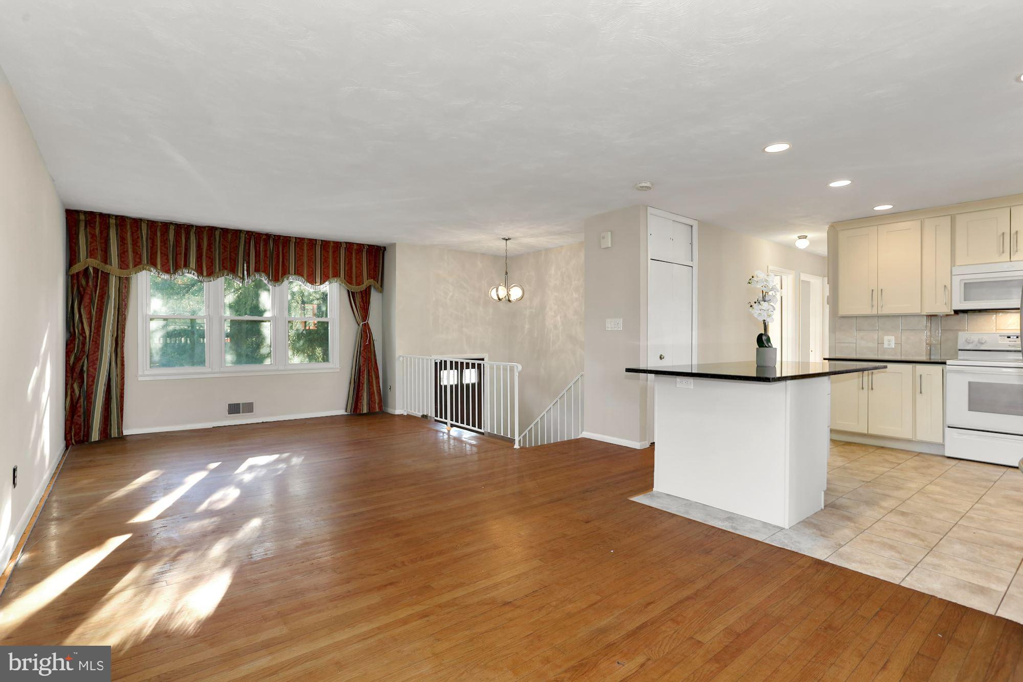 SOUTHAMPTON - Residential Lease