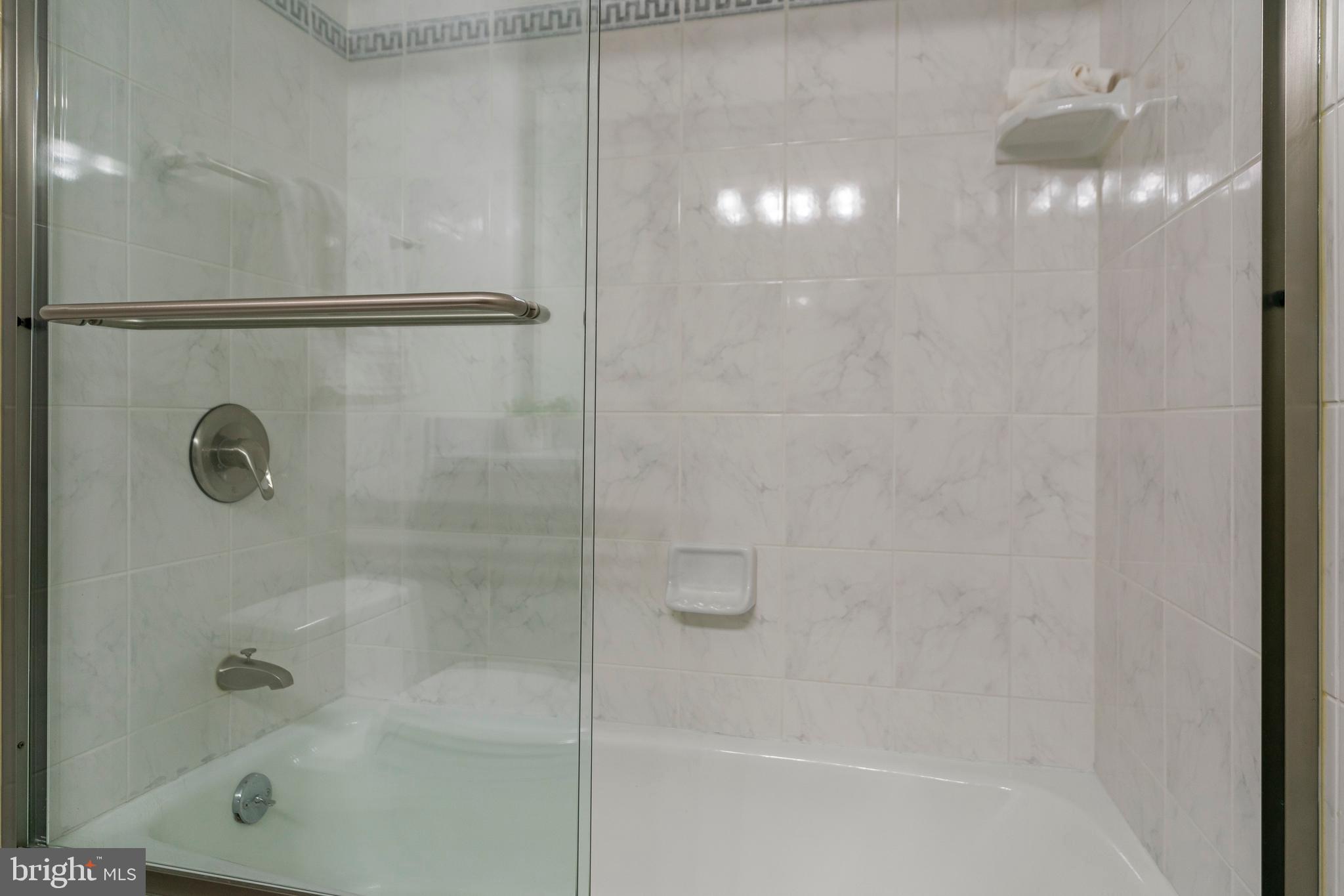 GLEN OAKS - Residential