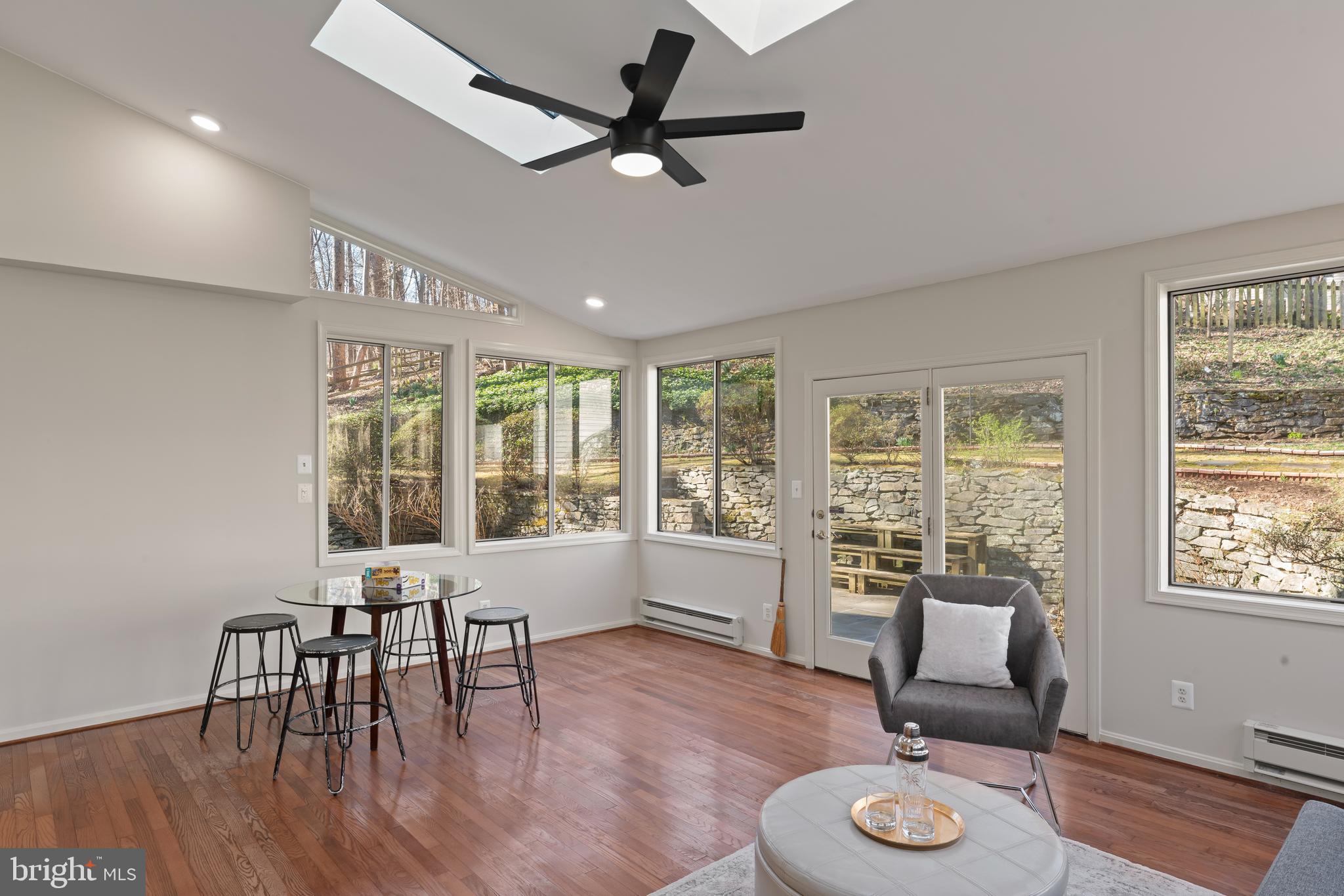 GLEN OAKS - Residential