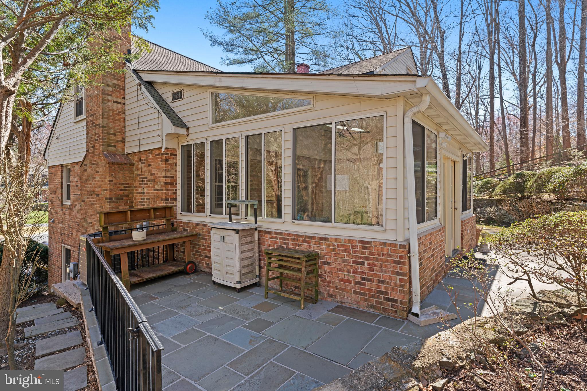 GLEN OAKS - Residential