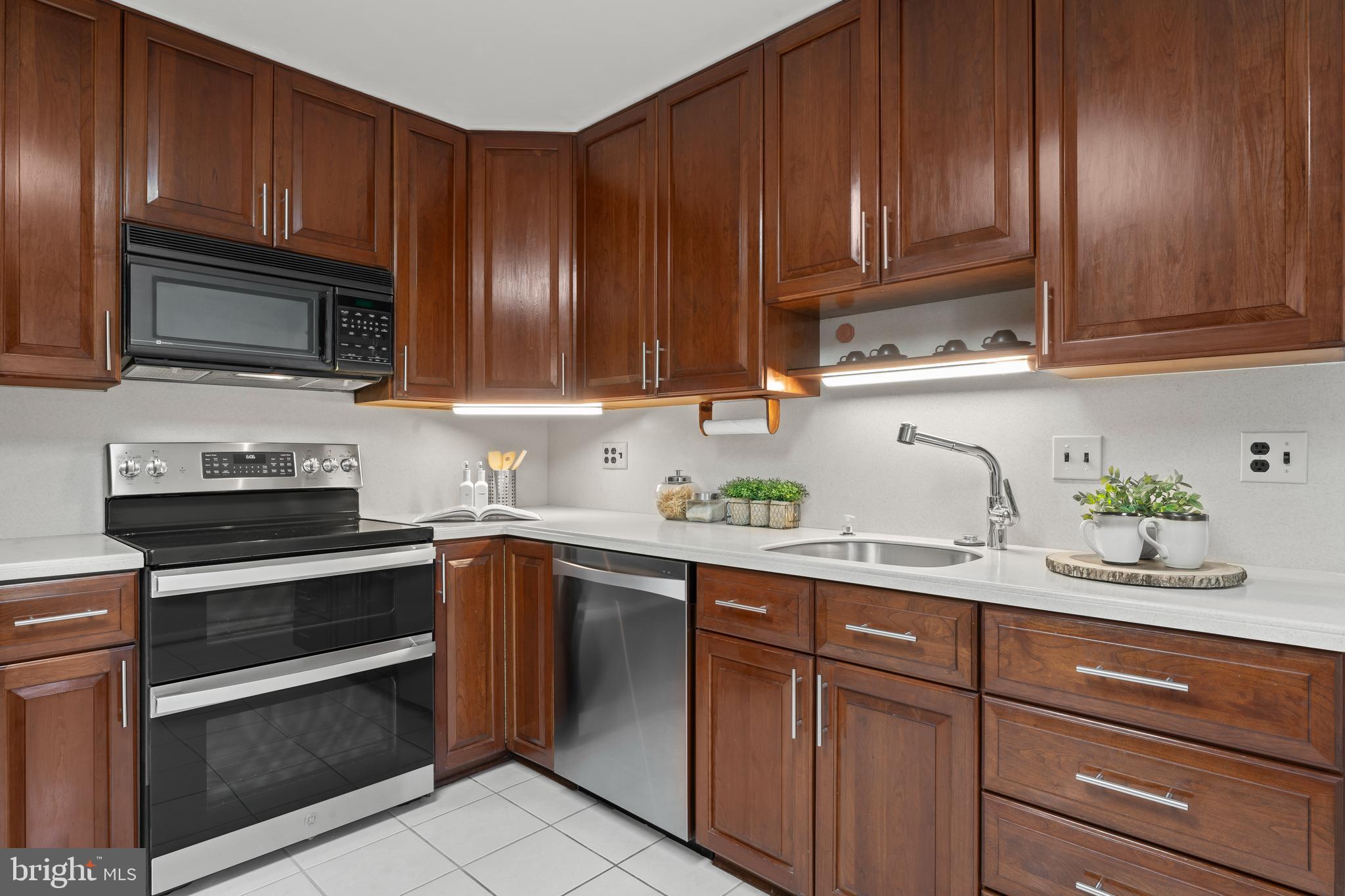 GLEN OAKS - Residential