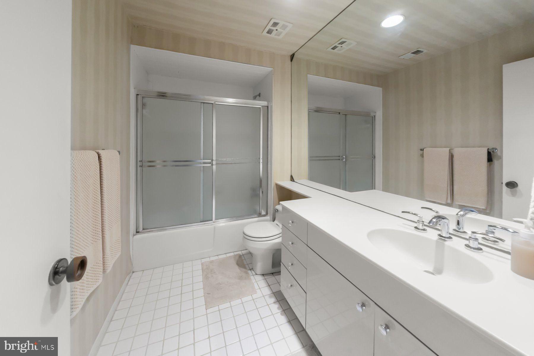 KENWOOD PARK - Residential