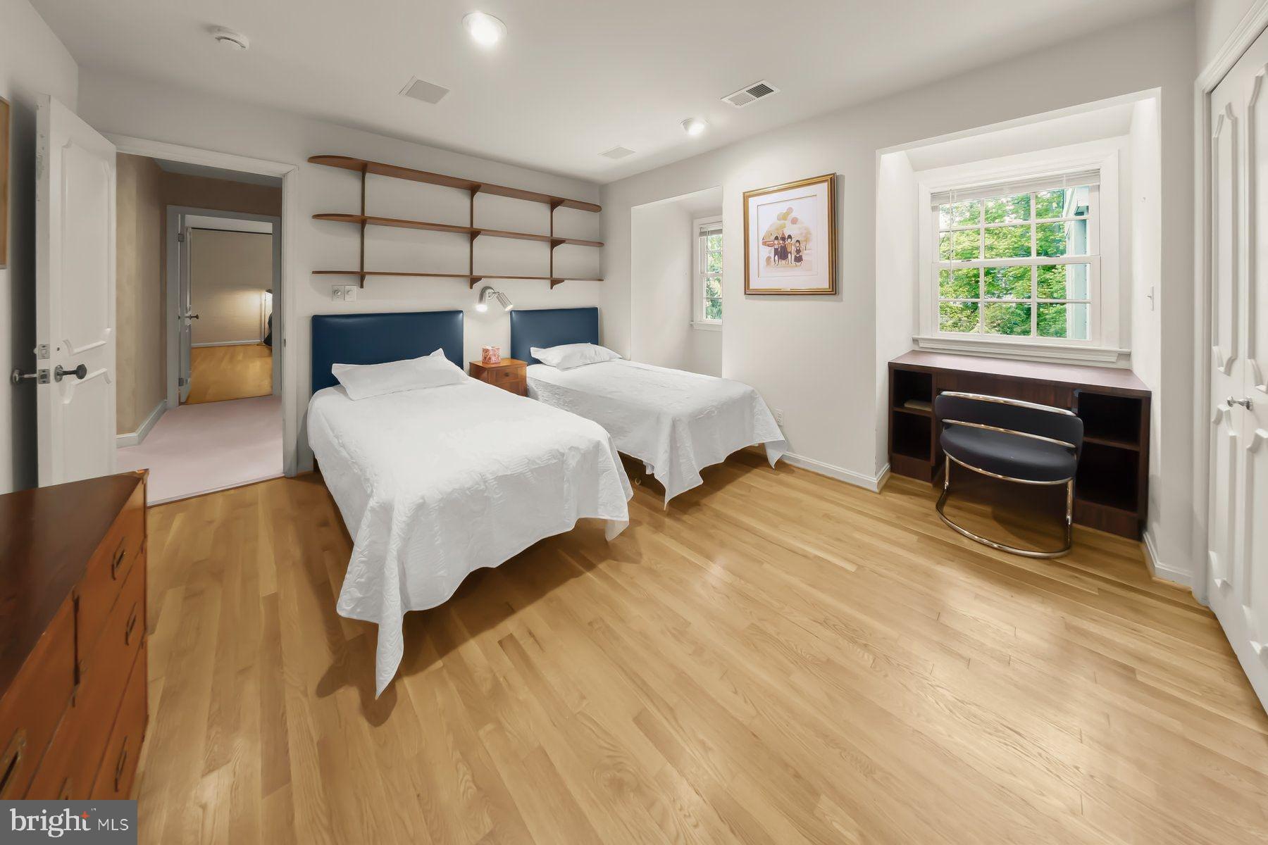 KENWOOD PARK - Residential