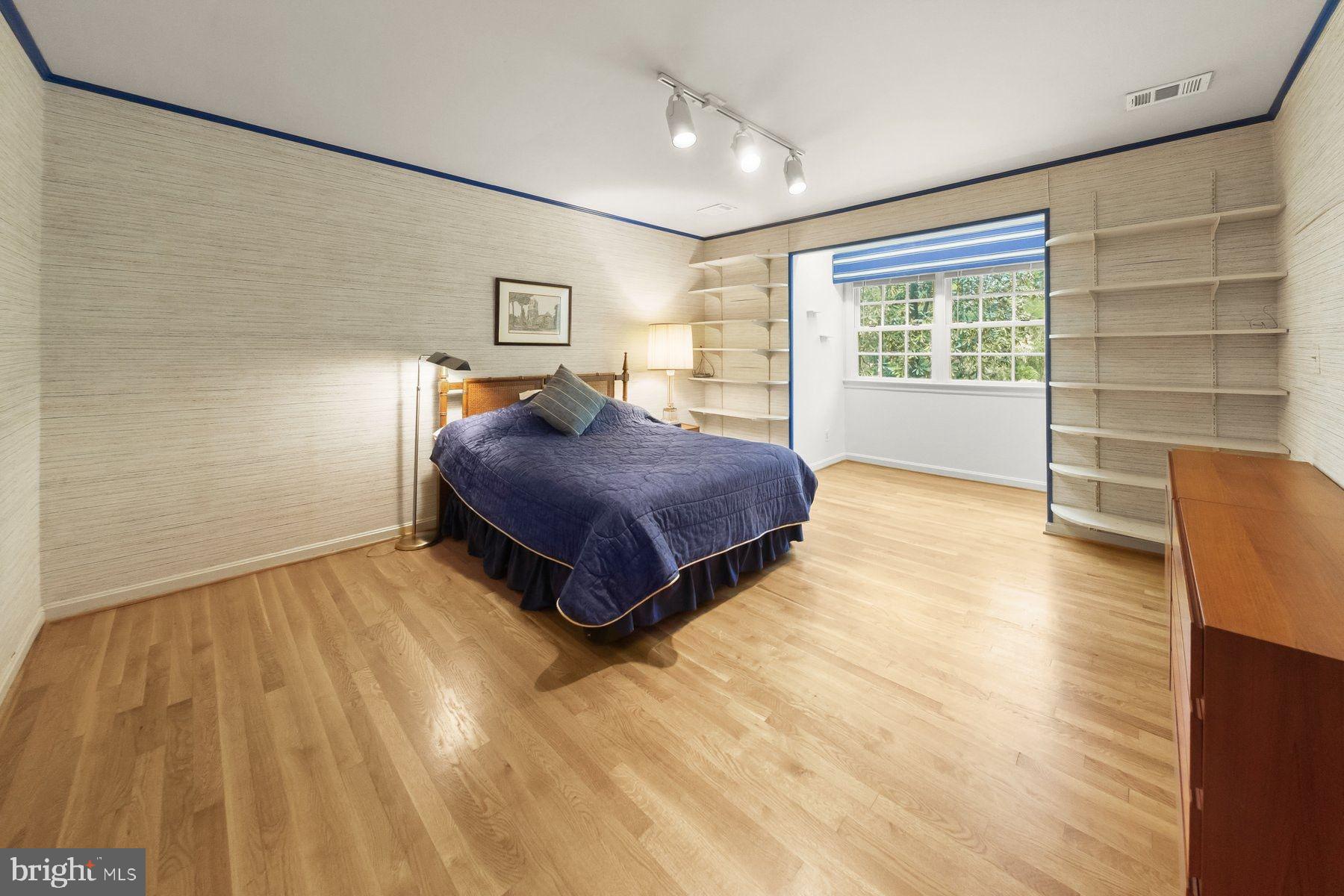 KENWOOD PARK - Residential