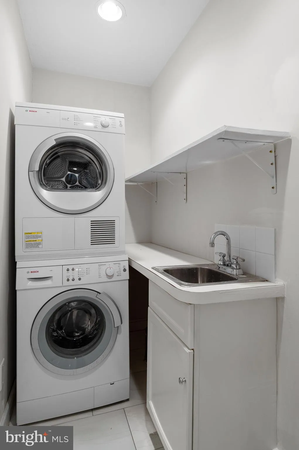 Villanova, Pennsylvania 19085, United States, 4 Bedrooms Bedrooms, ,3 BathroomsBathrooms,Residential,Pending,4569