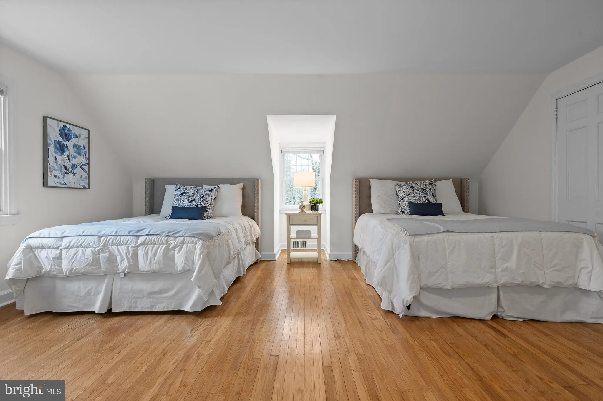 Villanova, Pennsylvania 19085, United States, 4 Bedrooms Bedrooms, ,3 BathroomsBathrooms,Residential,Pending,4569