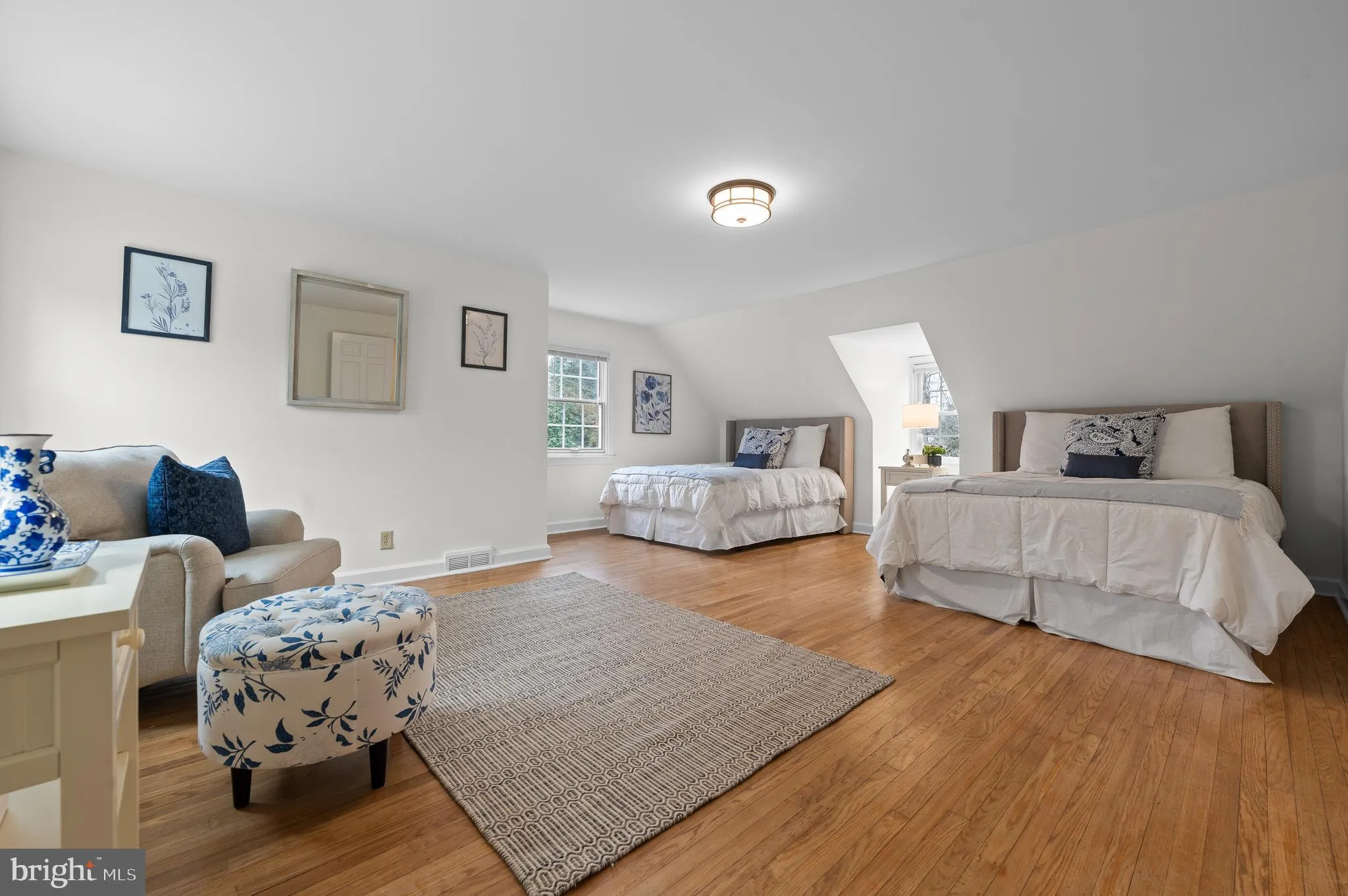 Villanova, Pennsylvania 19085, United States, 4 Bedrooms Bedrooms, ,3 BathroomsBathrooms,Residential,Pending,4569