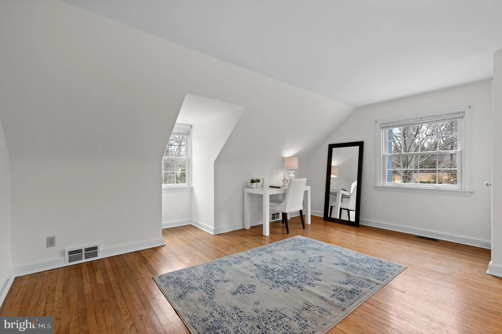 Villanova, Pennsylvania 19085, United States, 4 Bedrooms Bedrooms, ,3 BathroomsBathrooms,Residential,Pending,4569