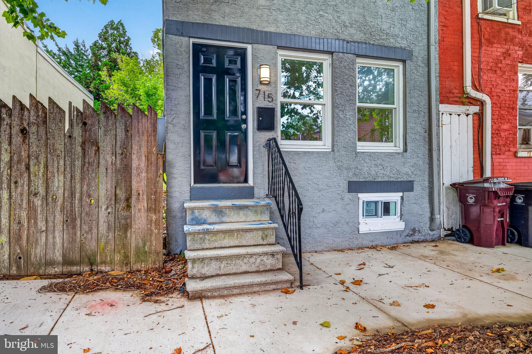 715 N LOCUST STREET