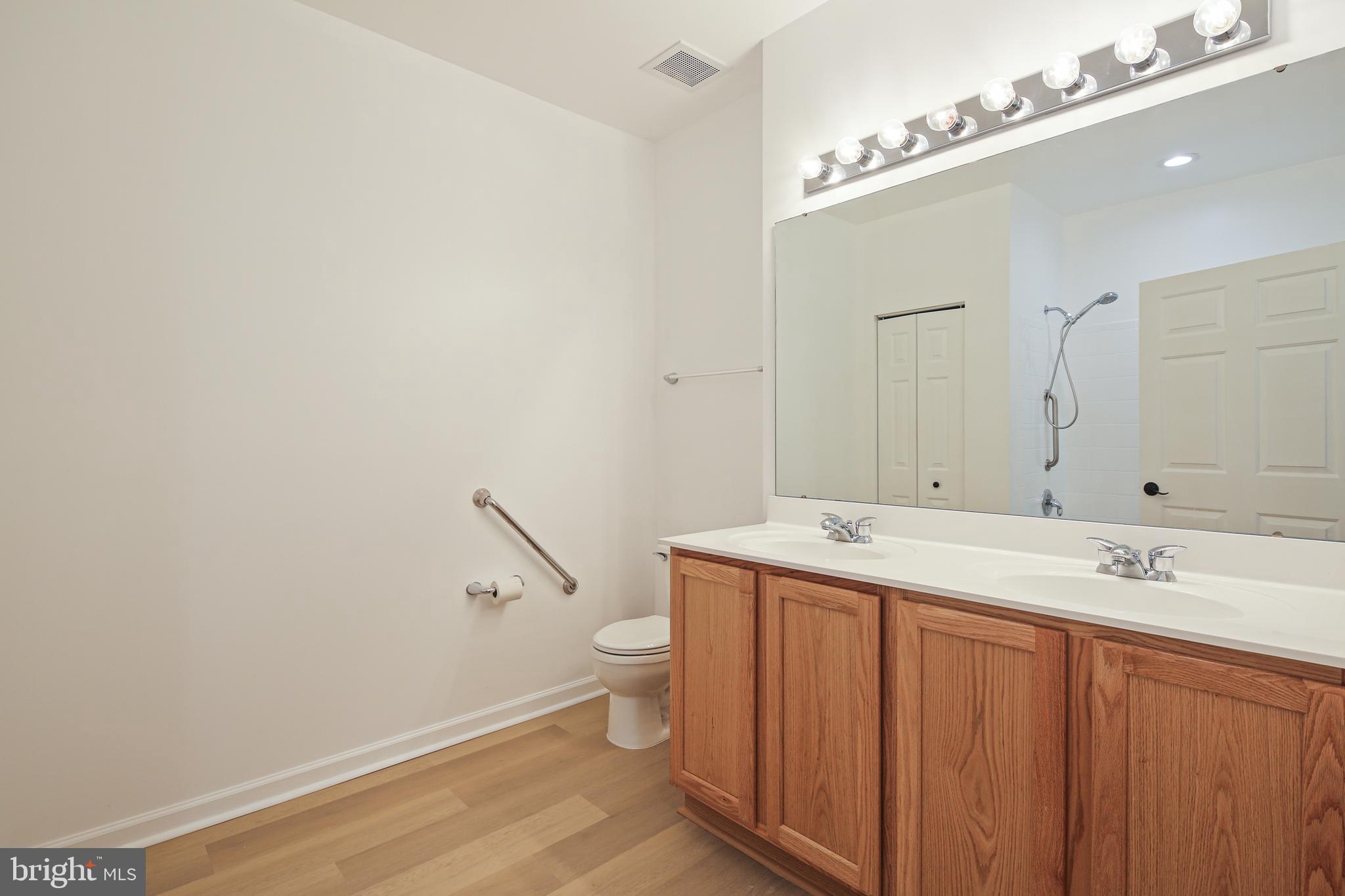 HEARTHSTONE AT VILLAGE SQUARE - Residential