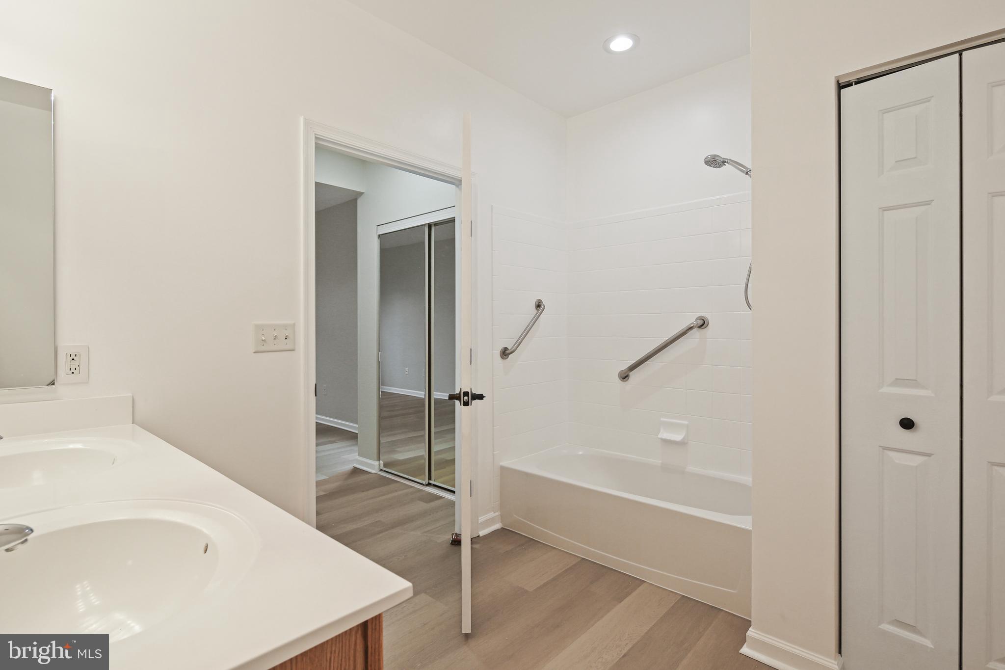 HEARTHSTONE AT VILLAGE SQUARE - Residential