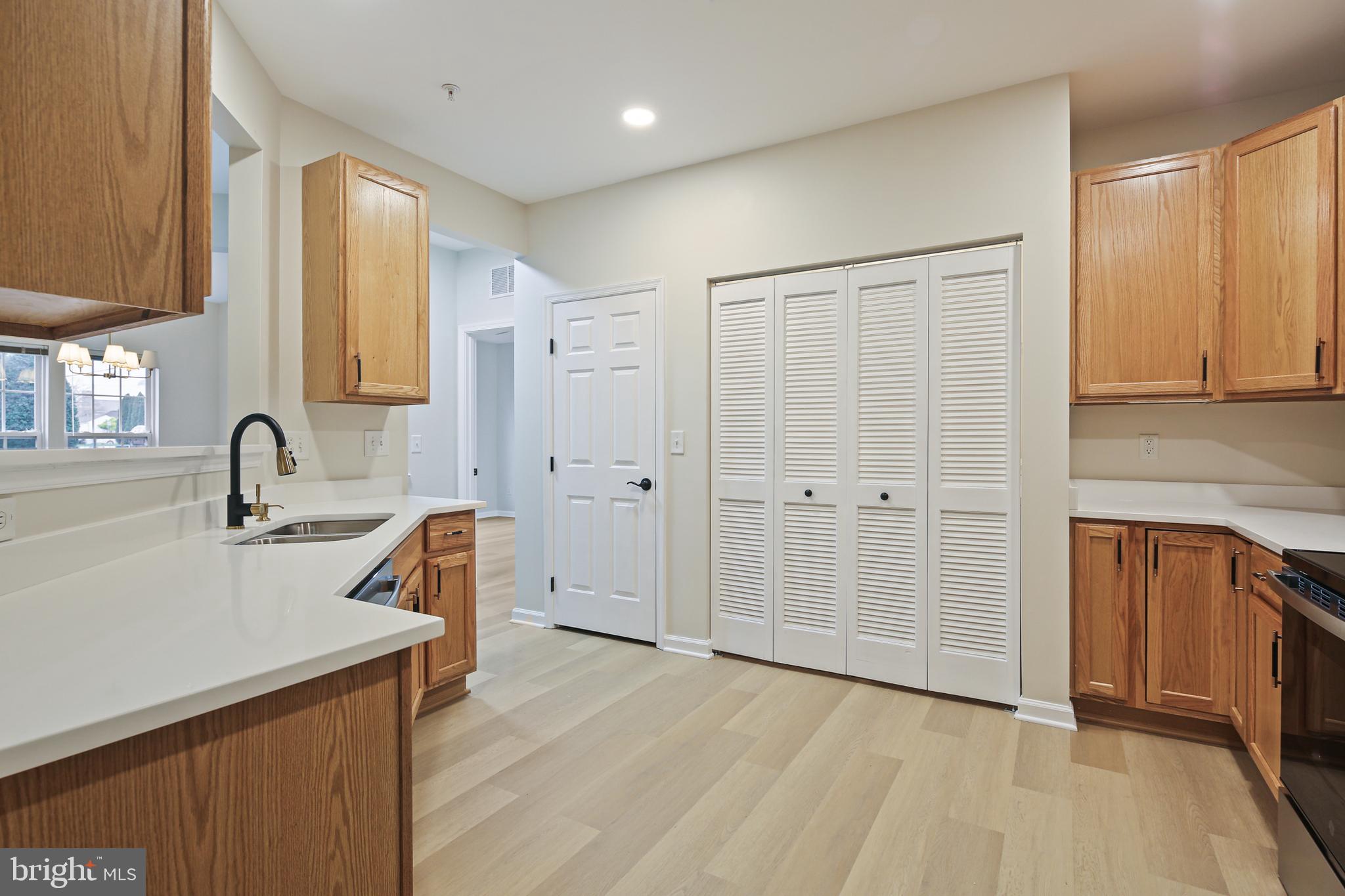 HEARTHSTONE AT VILLAGE SQUARE - Residential