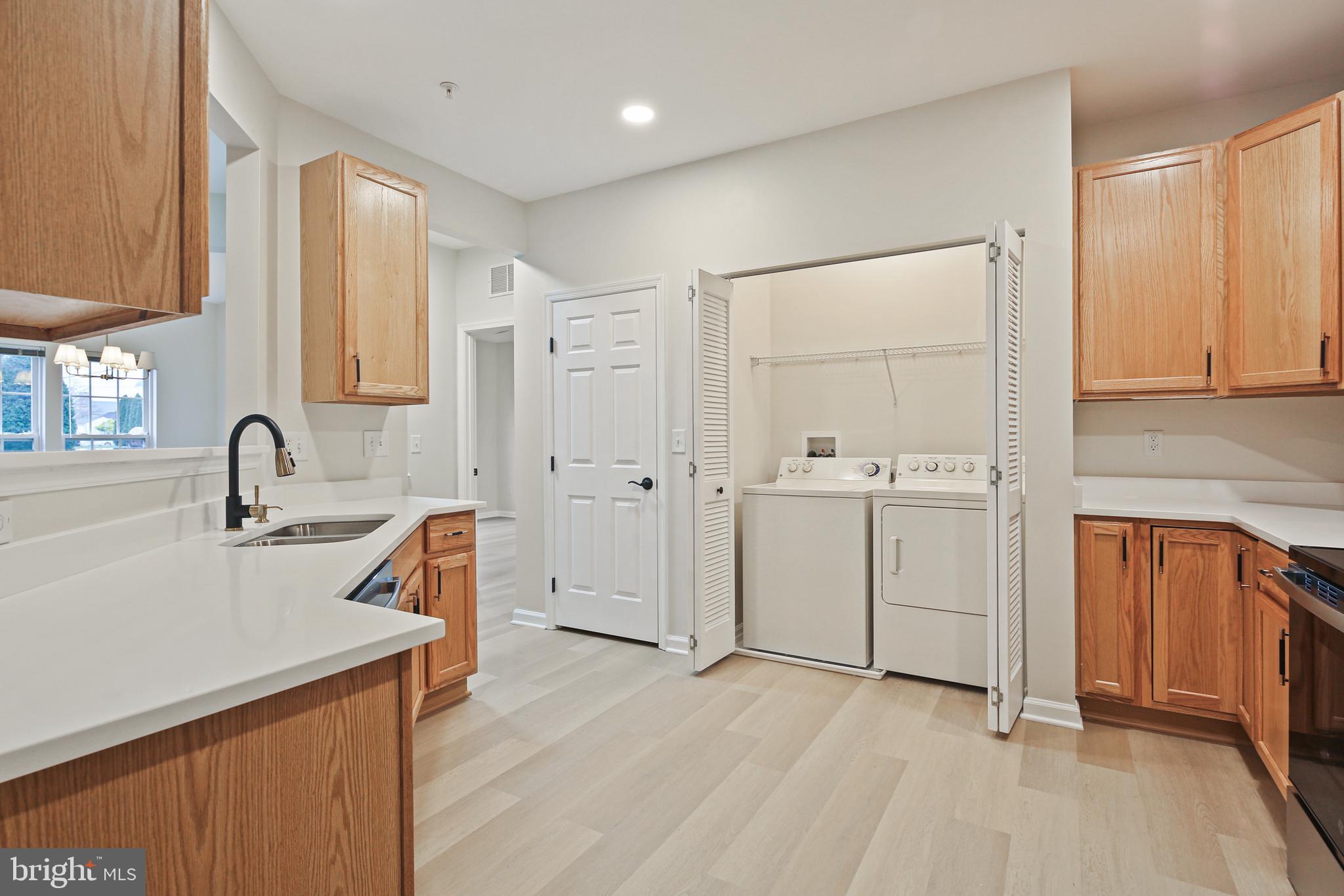 HEARTHSTONE AT VILLAGE SQUARE - Residential