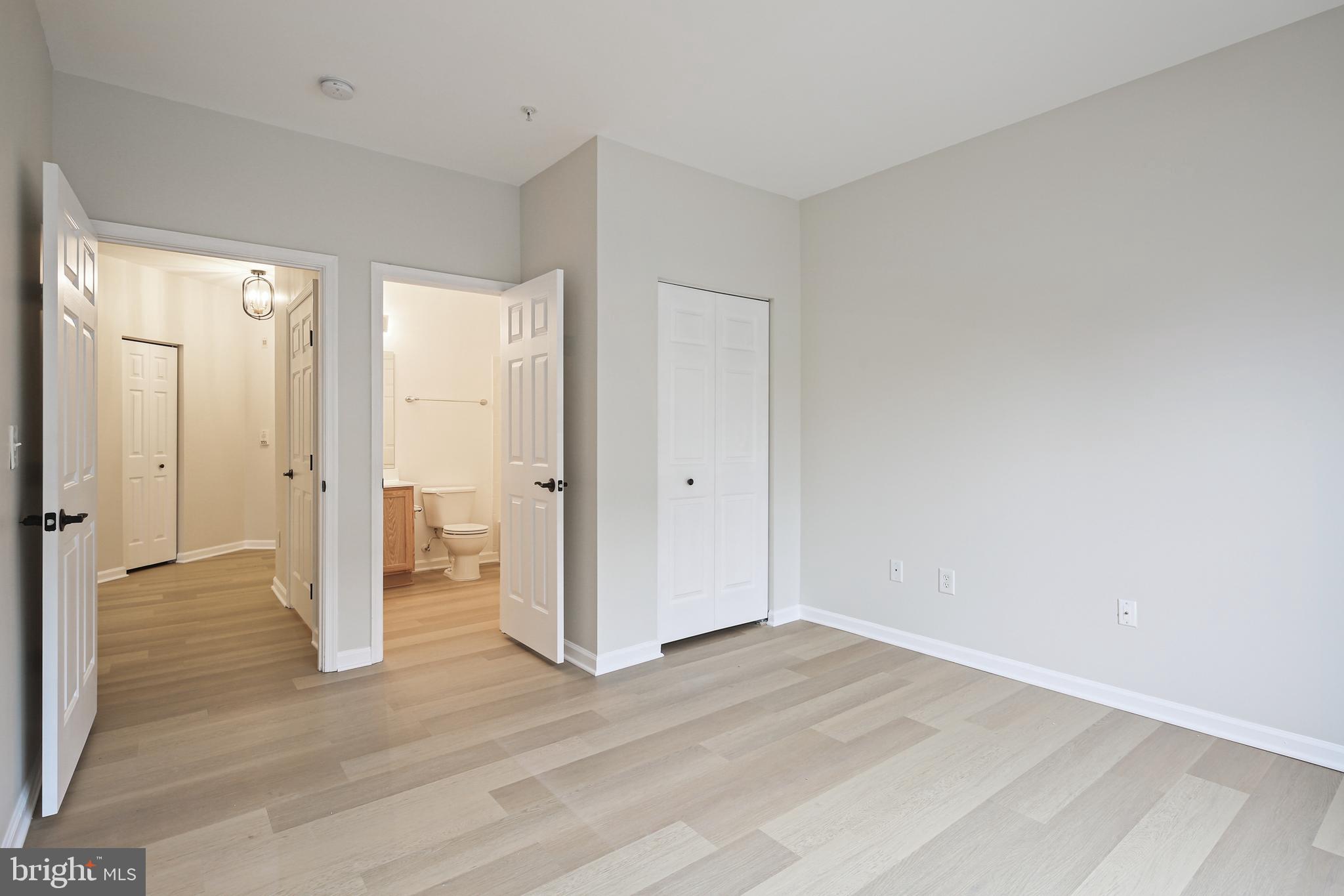 HEARTHSTONE AT VILLAGE SQUARE - Residential