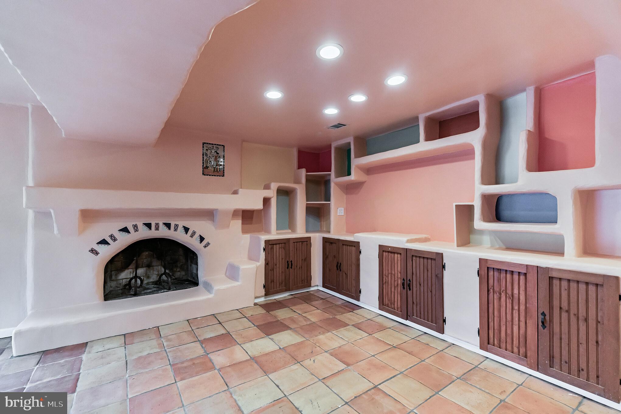 TALLY HO - Residential