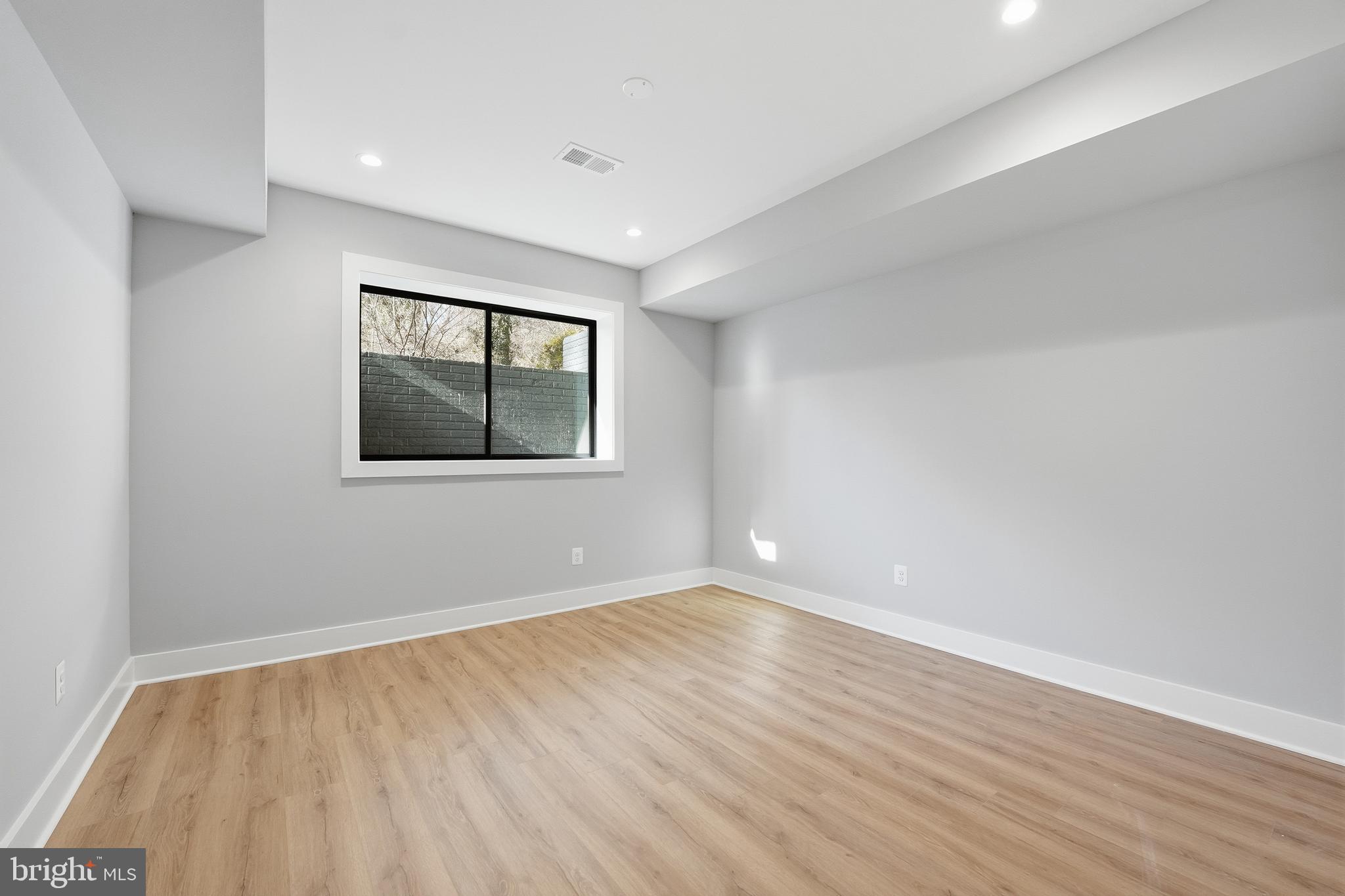 SOUTHRIDGE - Residential