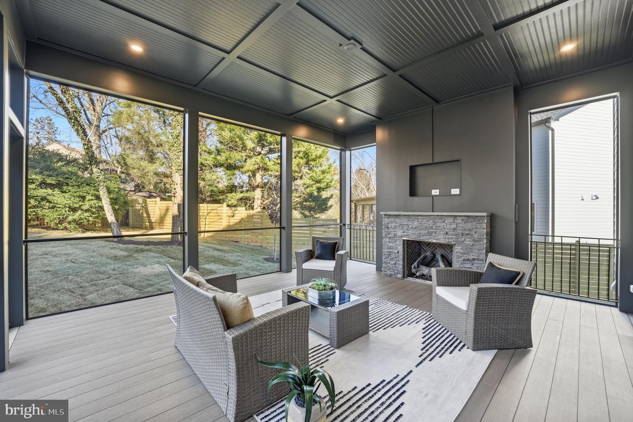 SOUTHRIDGE - Residential