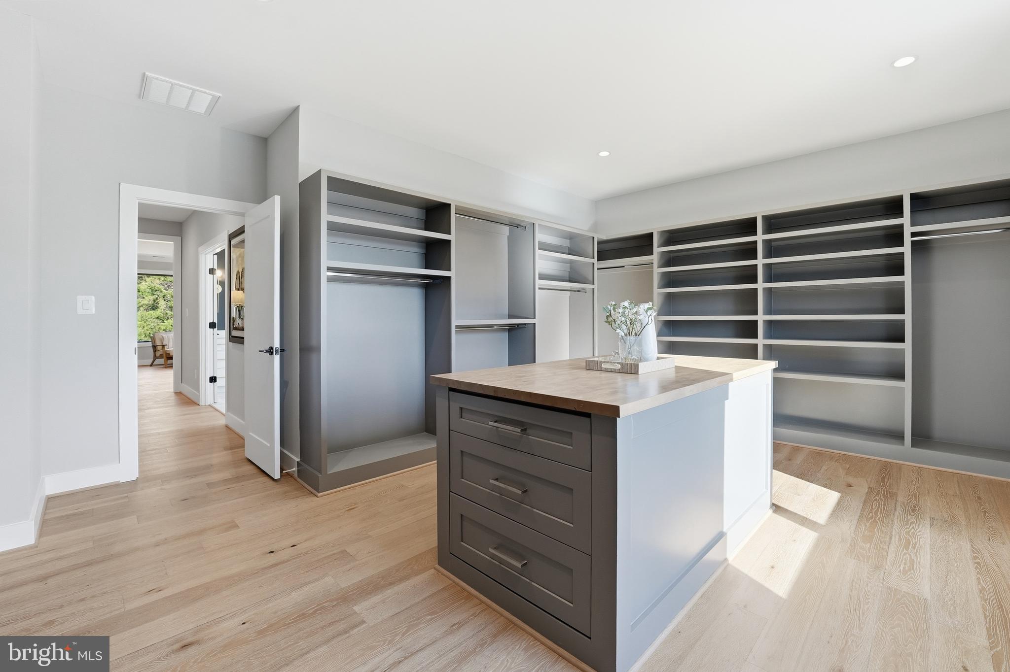 SOUTHRIDGE - Residential