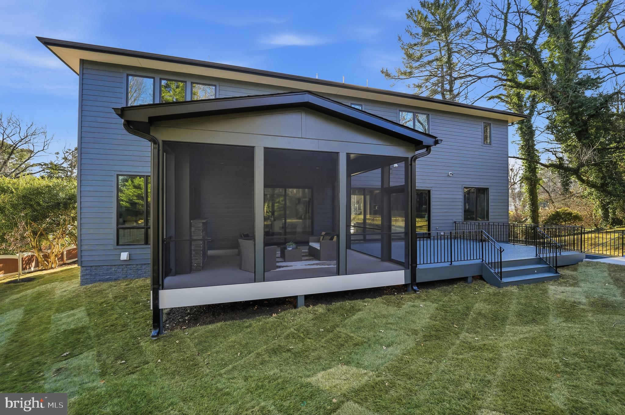 SOUTHRIDGE - Residential