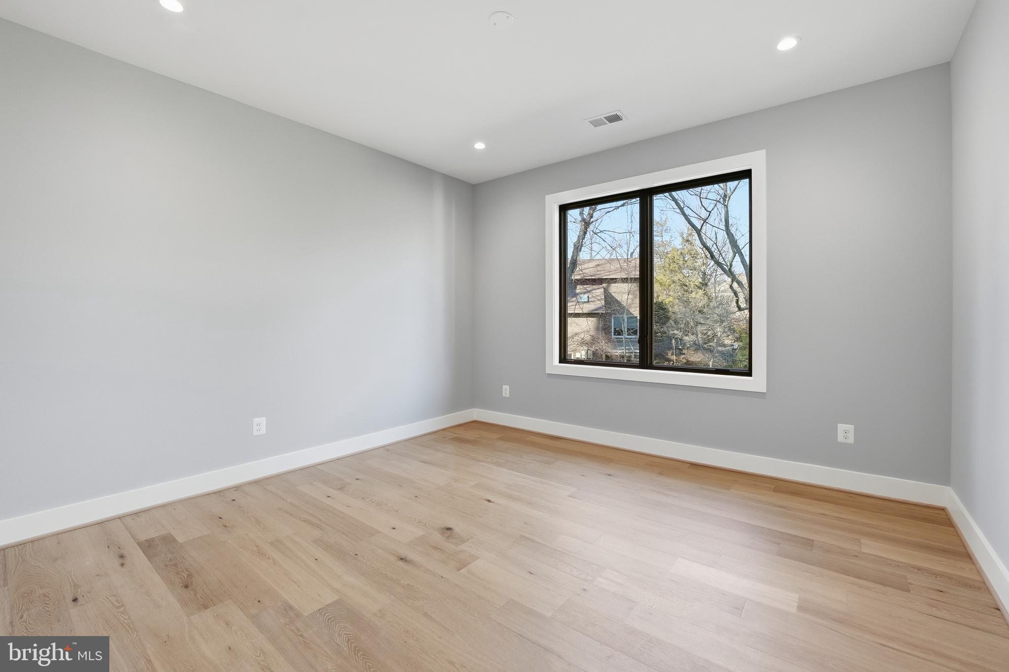 SOUTHRIDGE - Residential