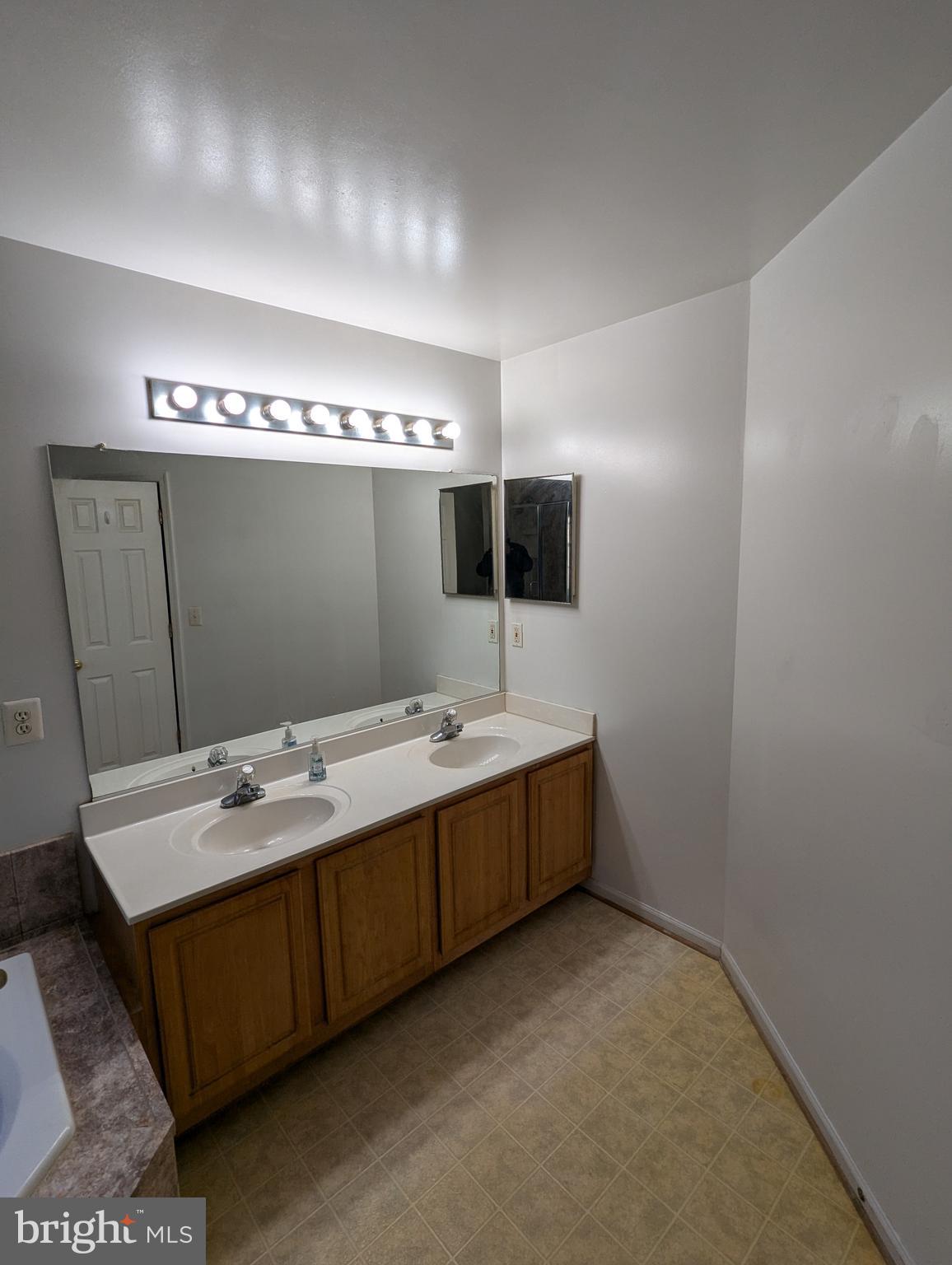 KNOLLS CABIN BRA - Residential