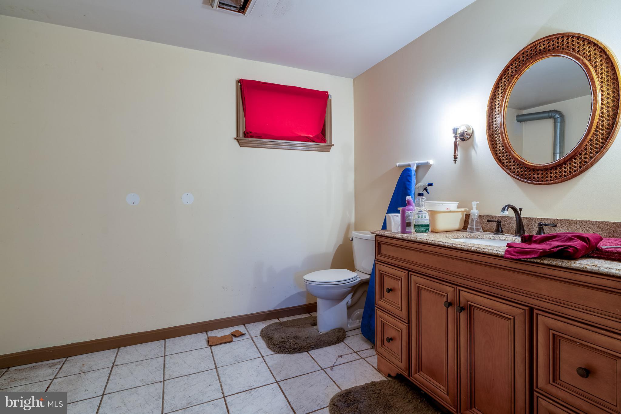 MOUNT JOY - Residential