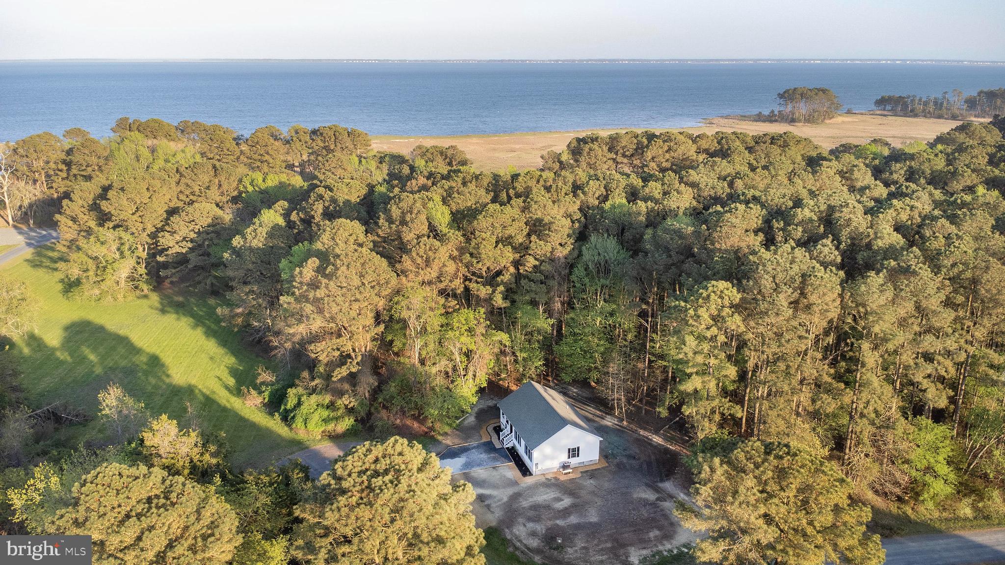 CAPTAIN'S COVE - Residential