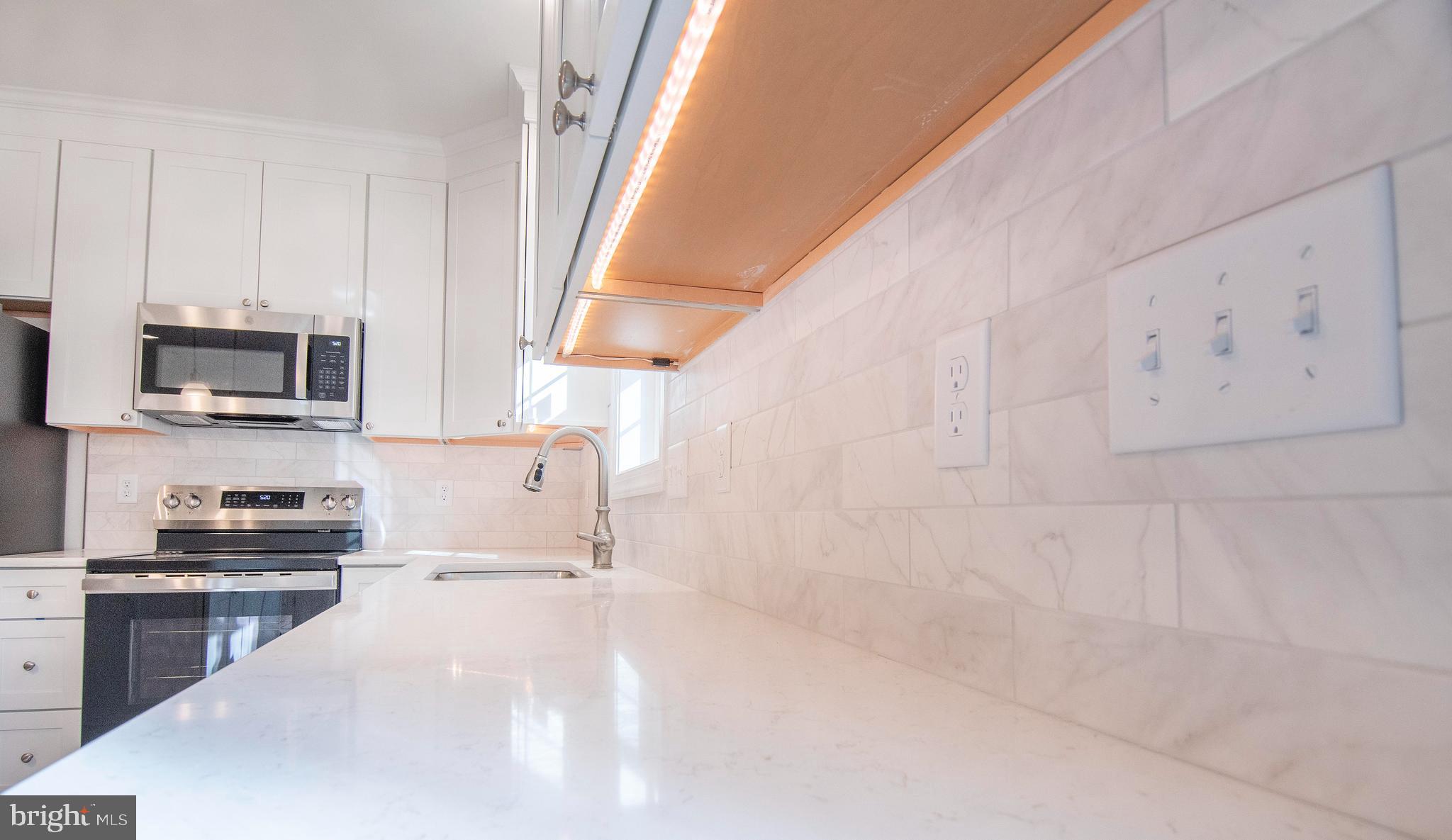 CAPTAIN'S COVE - Residential