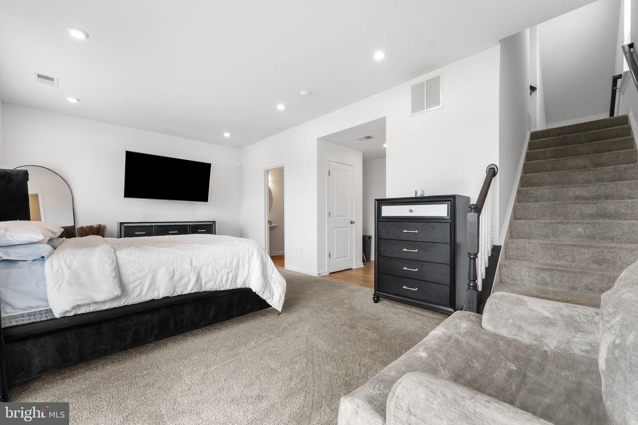 MIDDLETOWN RESERVE - Residential