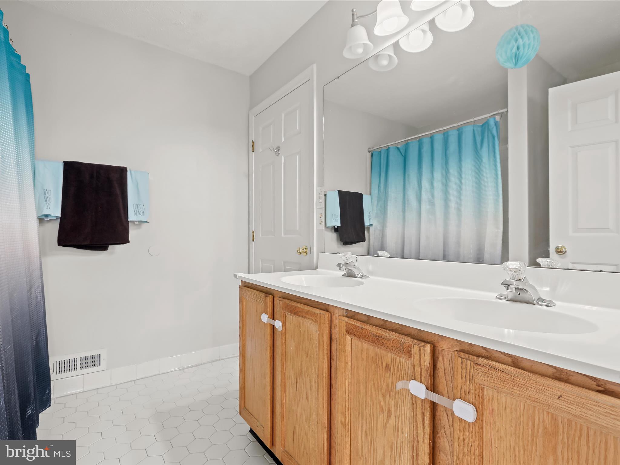 RUSSETT - Residential