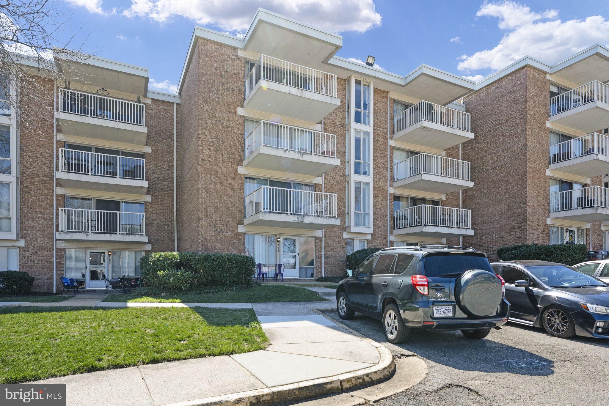 HUNTINGTON CLUB - Residential