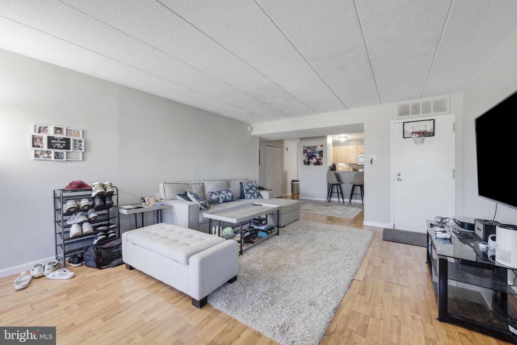 HUNTINGTON CLUB - Residential