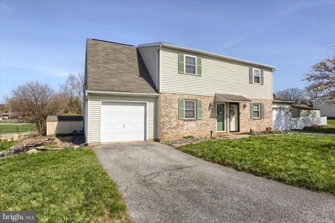 Photo of 19 Dogwood Lane, CLEONA, PA 17042 (MLS # PALN2025628)