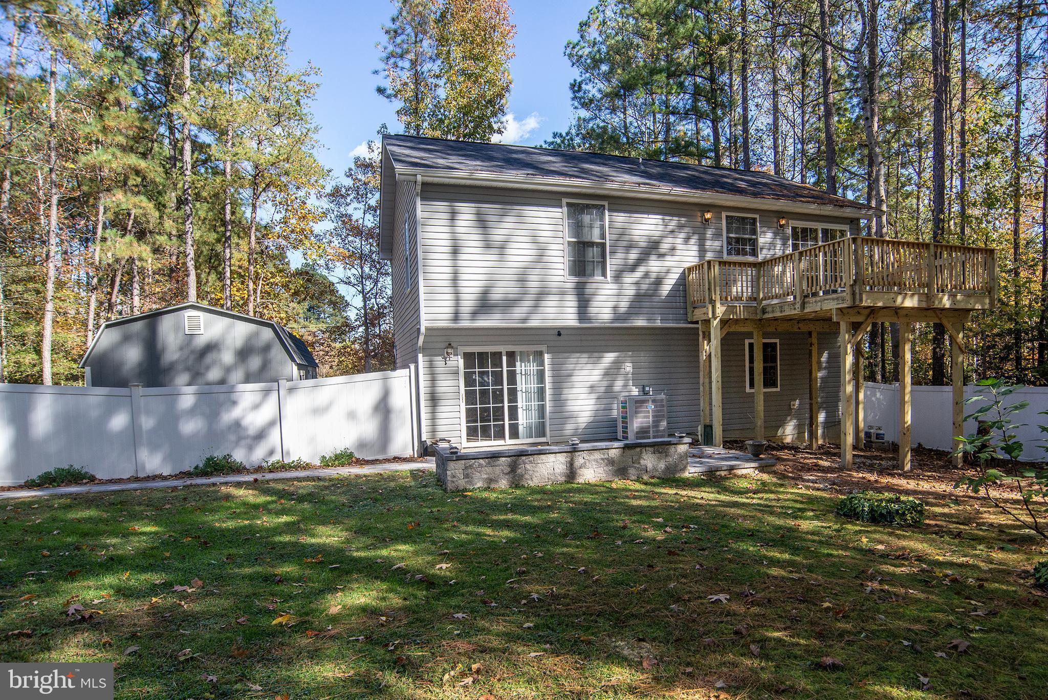 LAKE CAROLINE - Residential