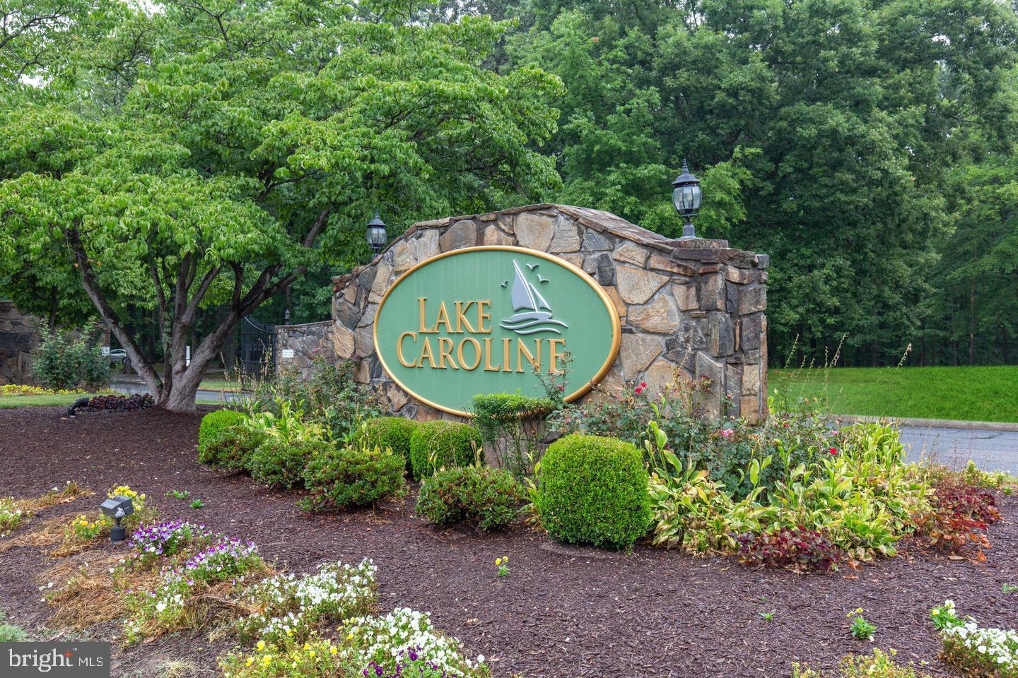 LAKE CAROLINE - Residential
