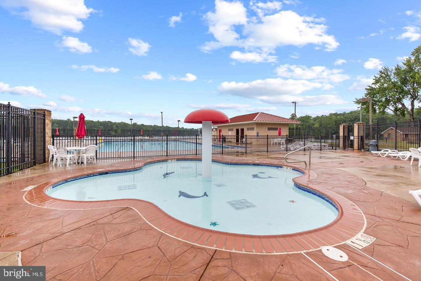 LAKE CAROLINE - Residential