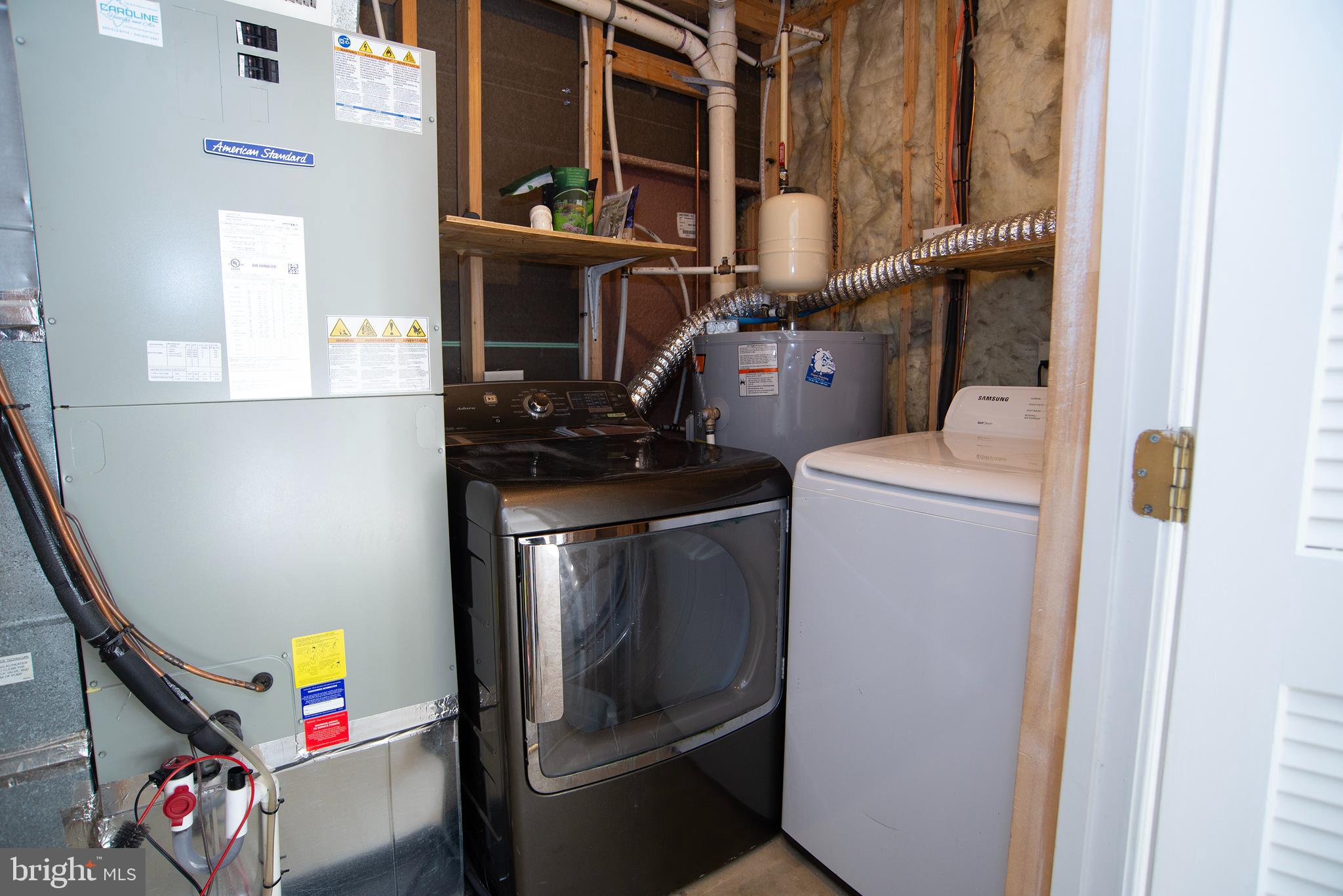 LAKE CAROLINE - Residential