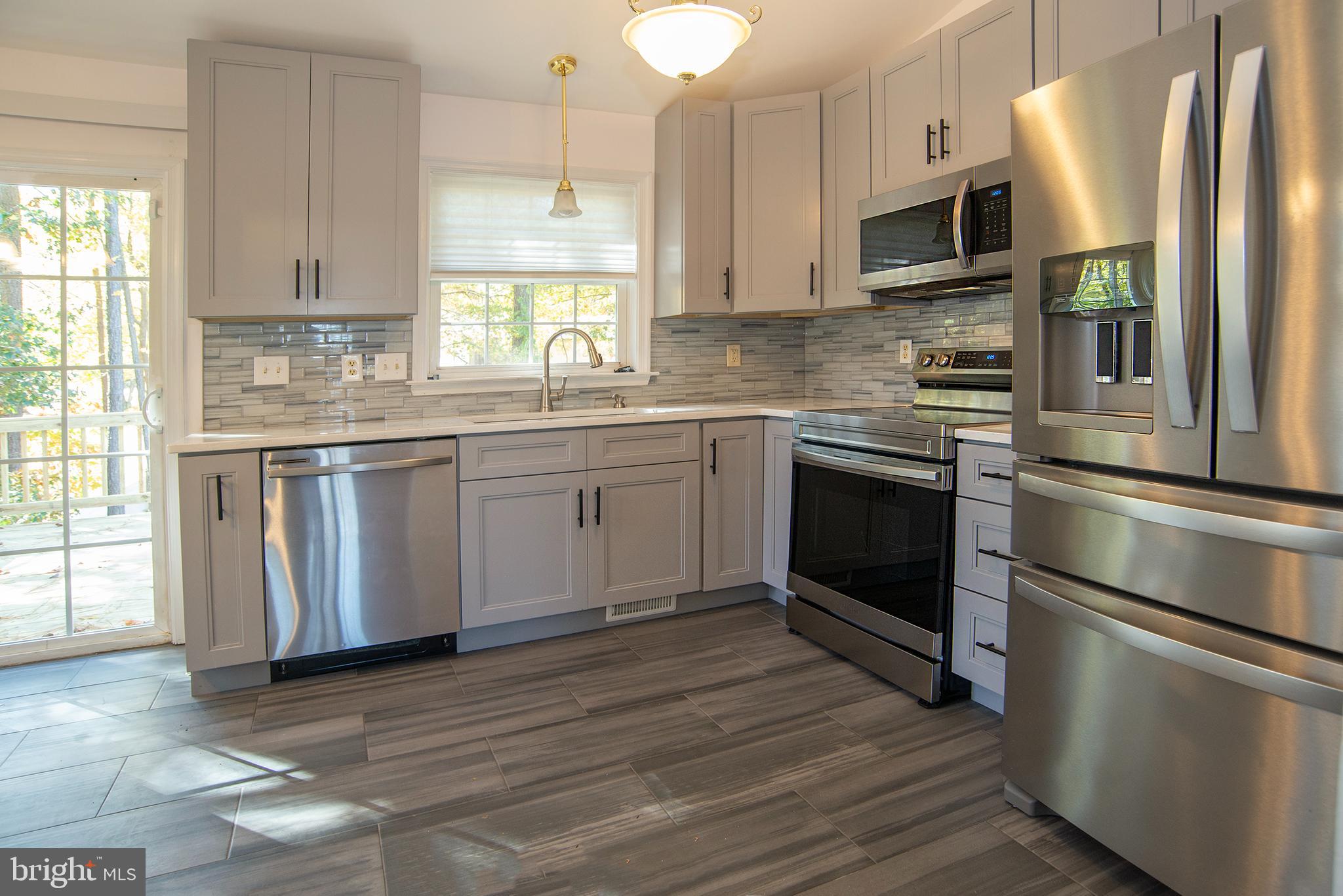 LAKE CAROLINE - Residential