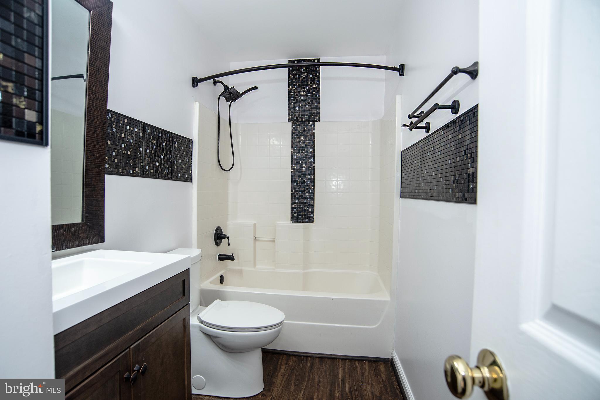 LAKE CAROLINE - Residential