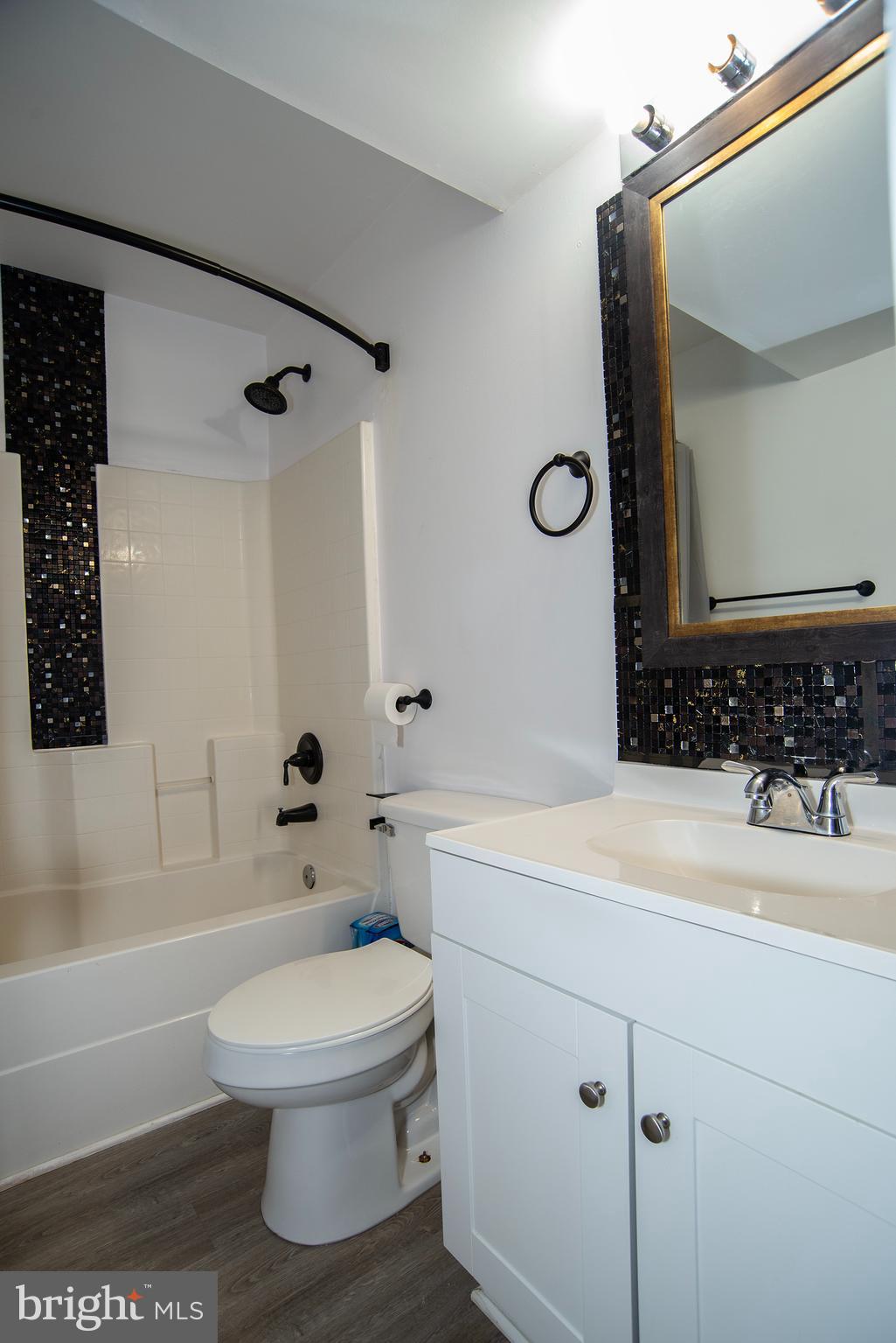 LAKE CAROLINE - Residential