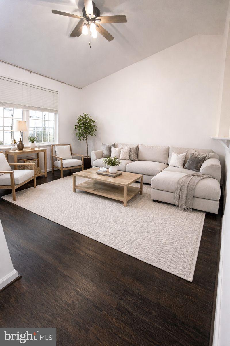 LAKE CAROLINE - Residential