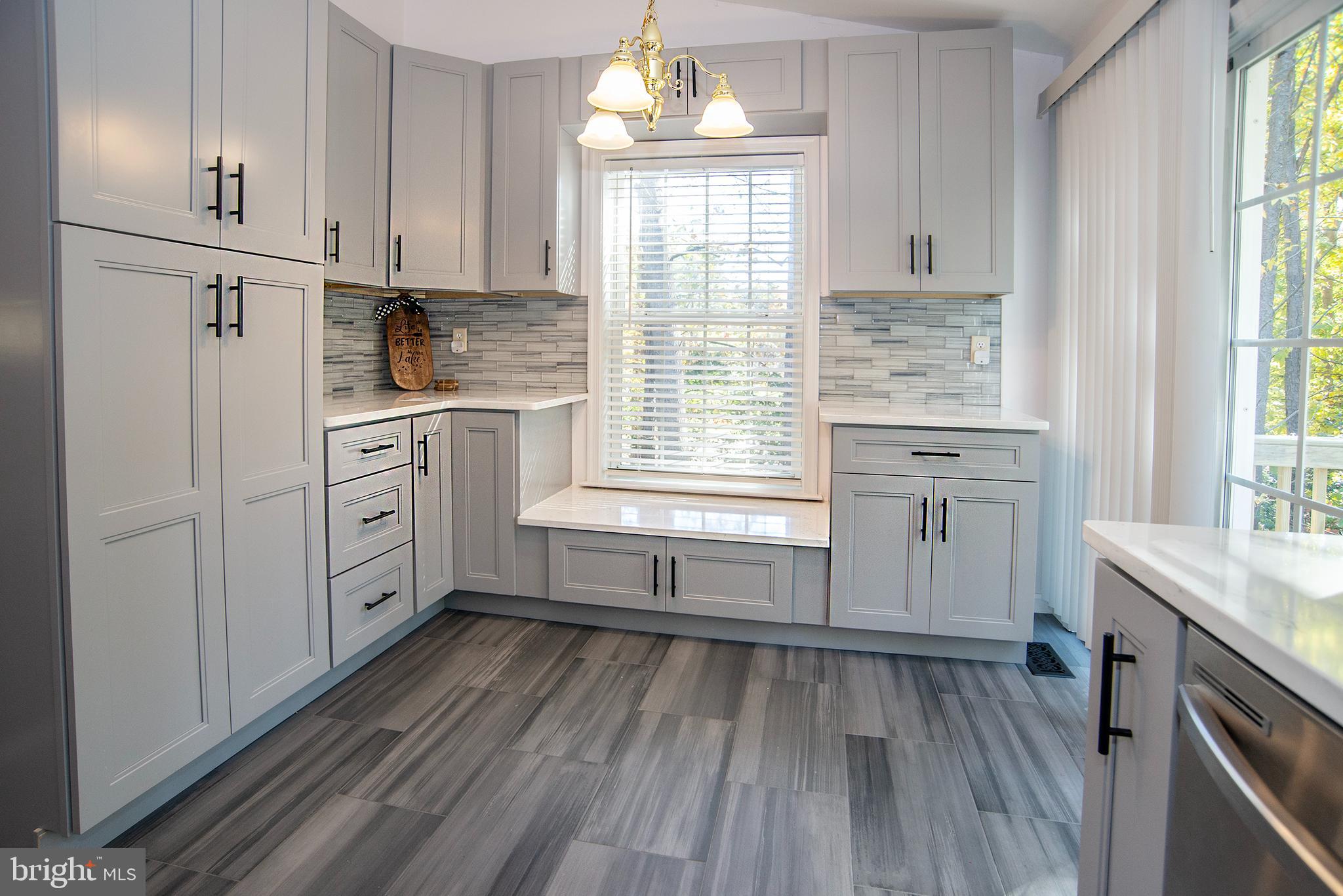 LAKE CAROLINE - Residential