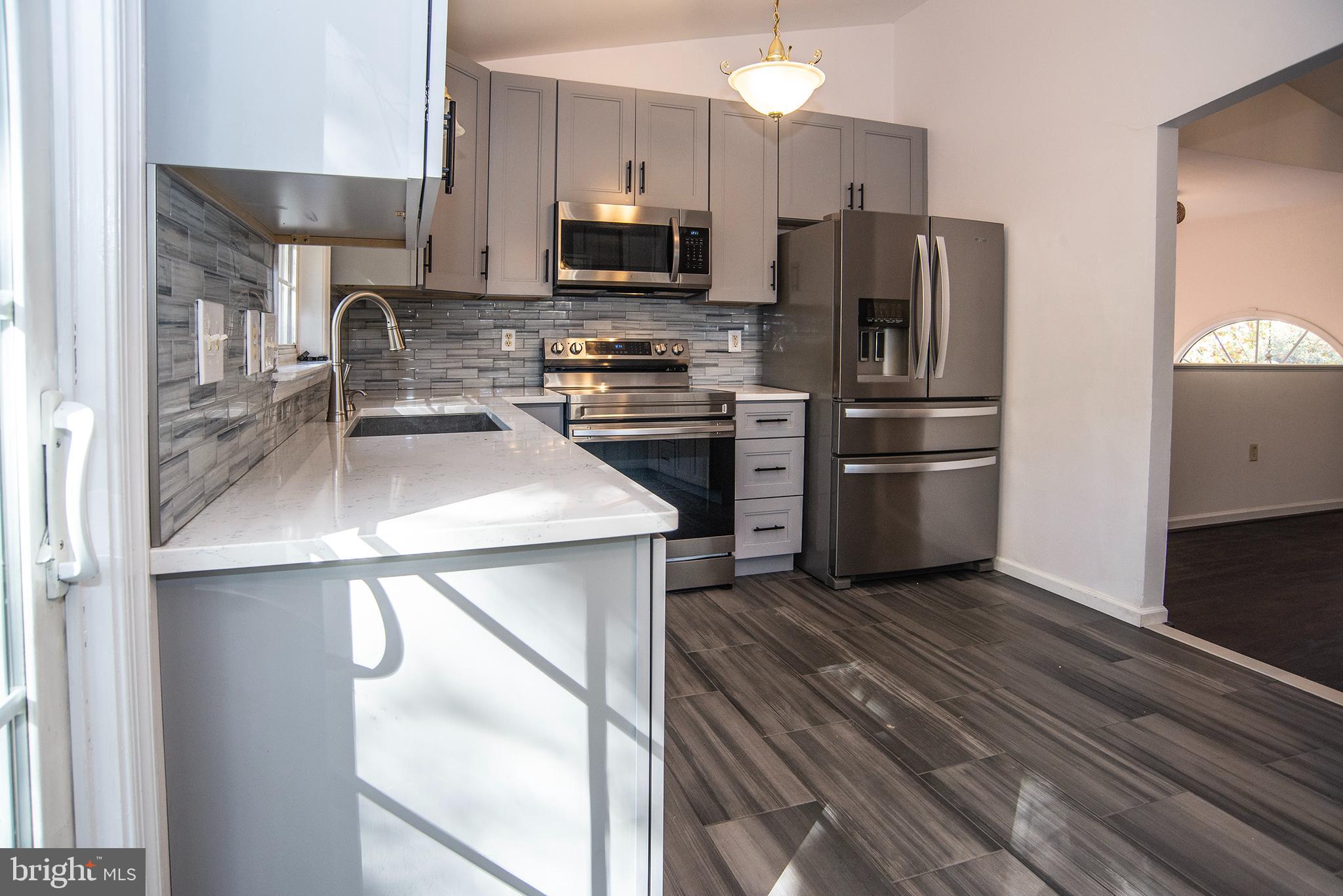 LAKE CAROLINE - Residential