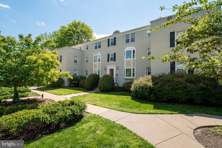 FABULOUS PIED-A-TERRE WITH 15 x 11 TERRACE!  Sunwashed with natural light, this is one of the unique sought-after top floor units in the popular Park Glen community.   The Park Glen community sits next to spectacular wooded parkland, stream and bike trails.   This residence boasts gleaming wood floors,  a true Chef's kitchen, renovated bath,  ample closet space.  Best of all living space is extended outdoors with FANTASTIC oversized private terrace al fresco dining and barbecuing.  This is a welcoming pet-friendly condo with short walk to PikeTransit, community garden and the dog park.  Also pool and beautiful park-like grounds.  Just minutes to EVERYTHING Arlington!  Shops, restaurants and parks... Arlington has just been named #4 in the country for best park/trail systems nationwide.  And this property is situated overlooking one of the most beautiful and easily accessible ones.  Paths take you to all centers of commerce as well as the many "villages" of the County.    All the agents say it... But it's TRUE... SHOWS LIKE A MODEL.  Show it and you'll see.  And you'll see how "Park Glen" got it's name!