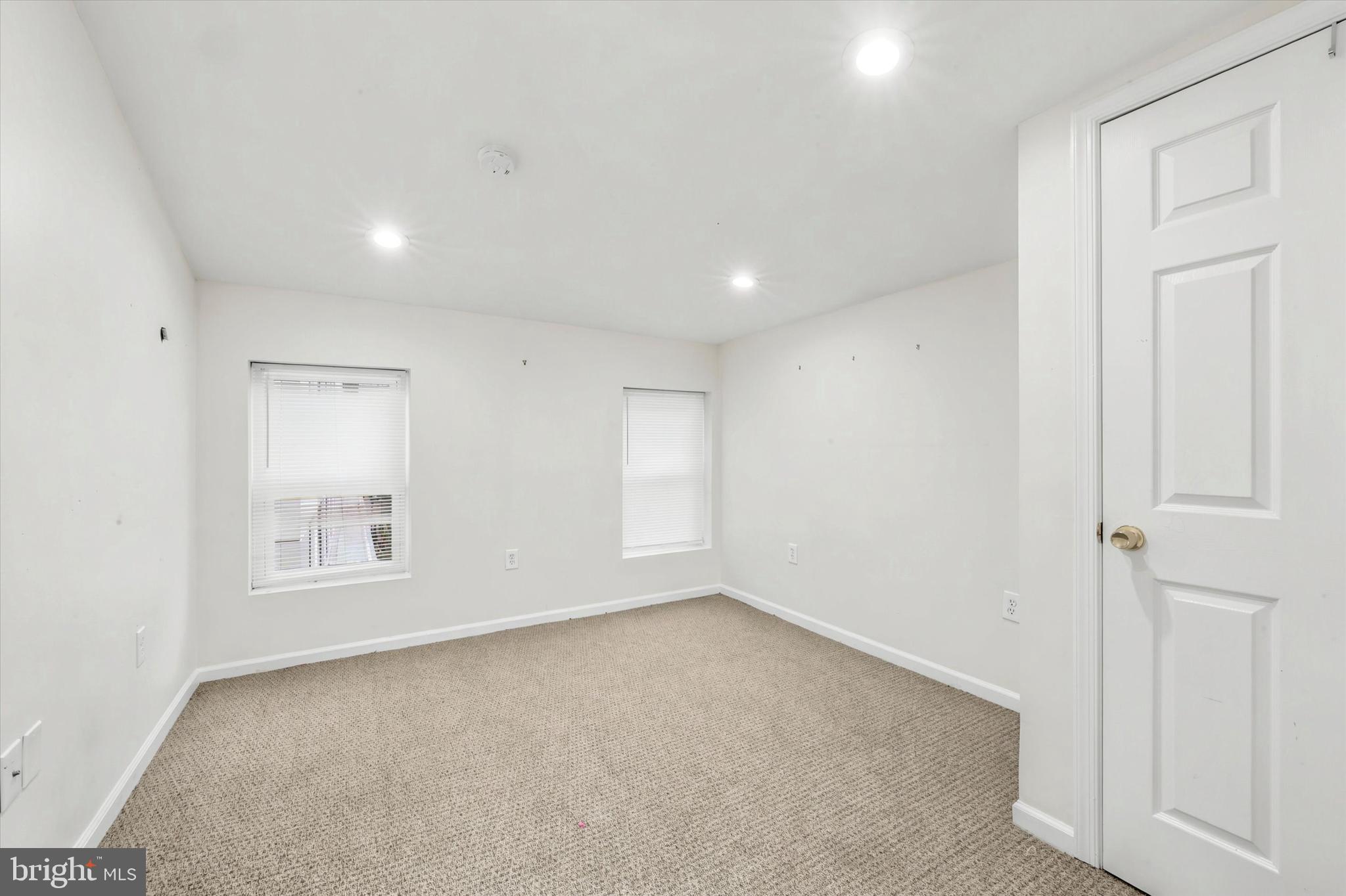 33 S 19TH STREET 2