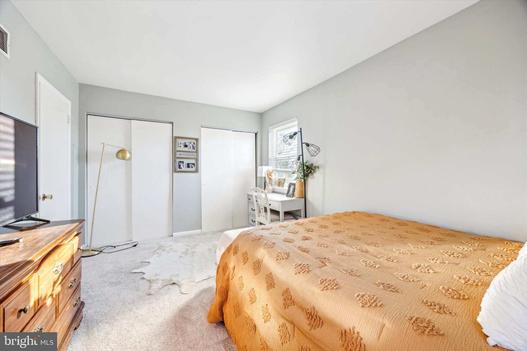 ROXBOROUGH - Residential