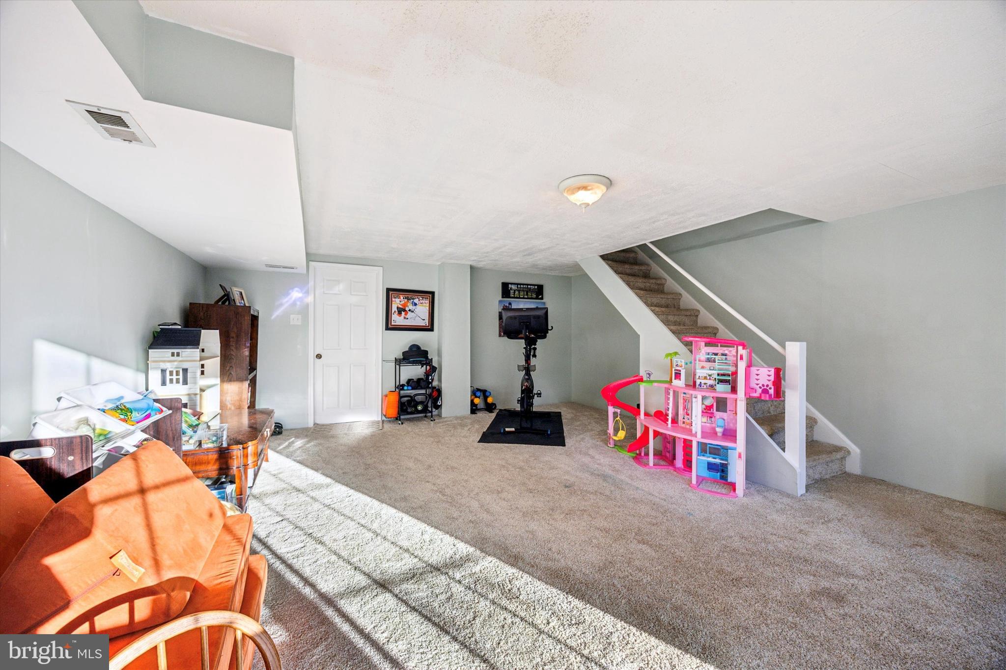 ROXBOROUGH - Residential