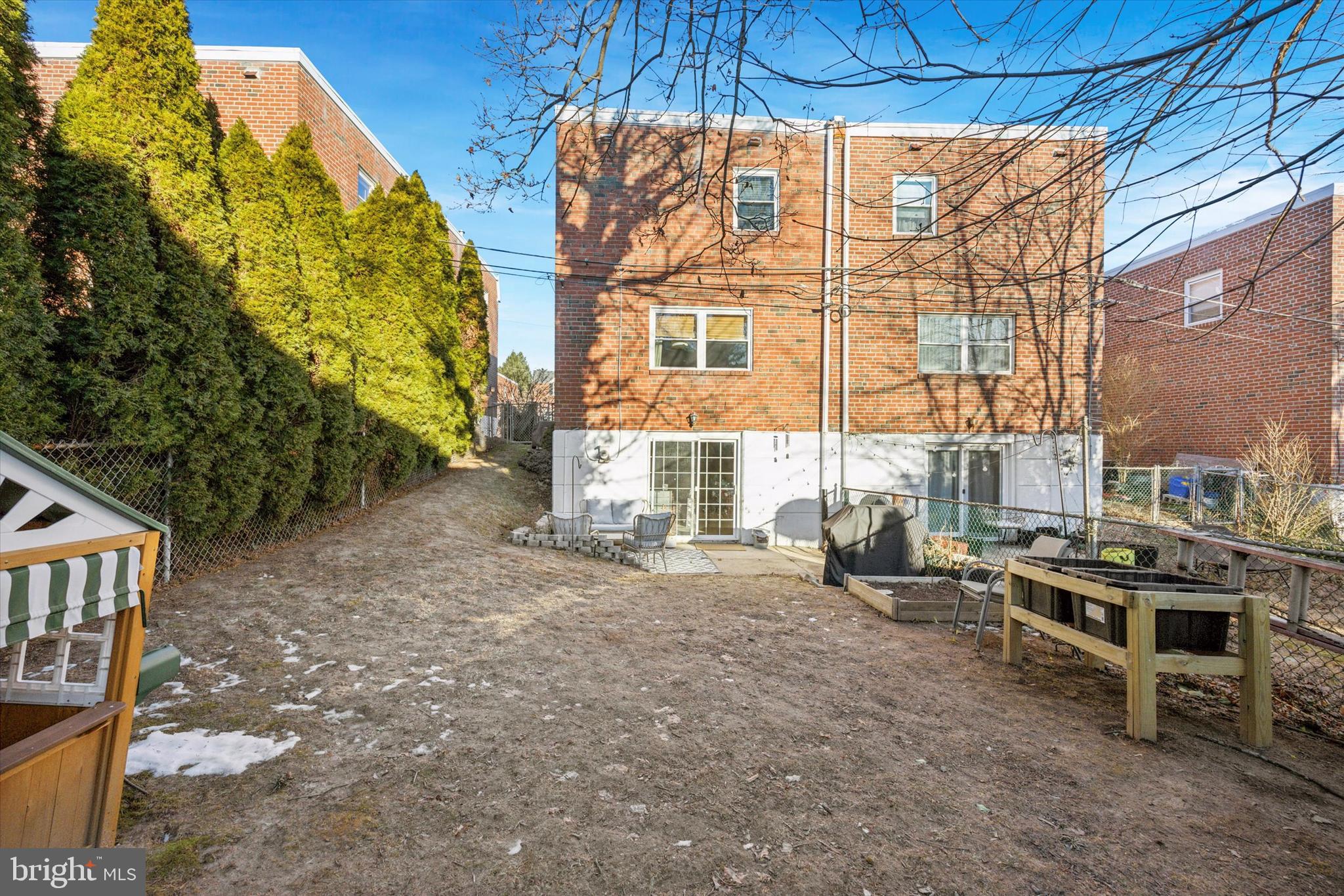 ROXBOROUGH - Residential