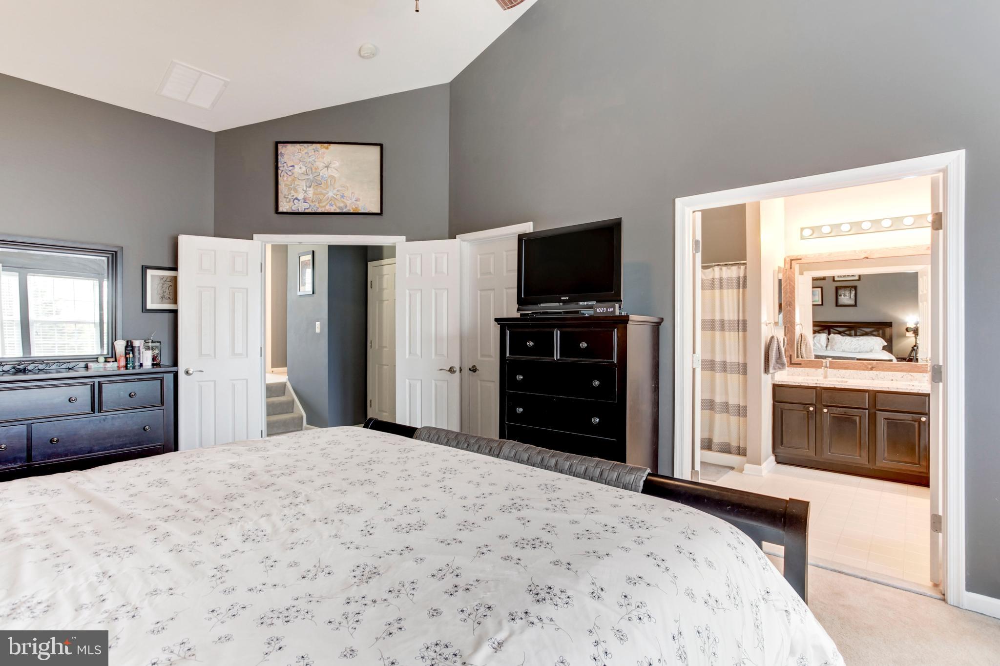 POTOMAC CROSSING - Residential