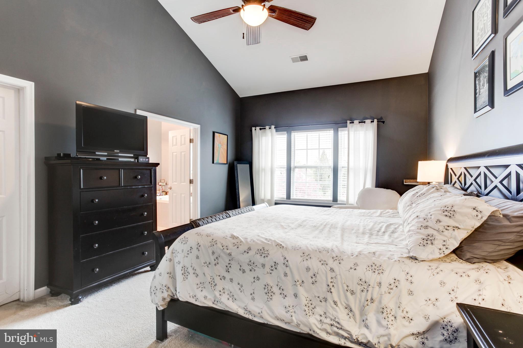 POTOMAC CROSSING - Residential